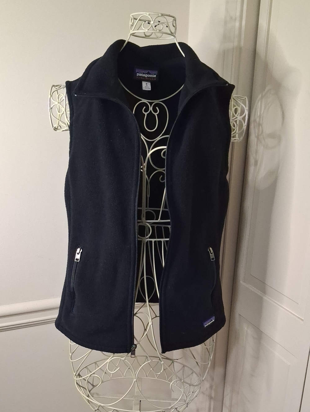 Patagonia Black Fleece Vest with Zipper Pockets